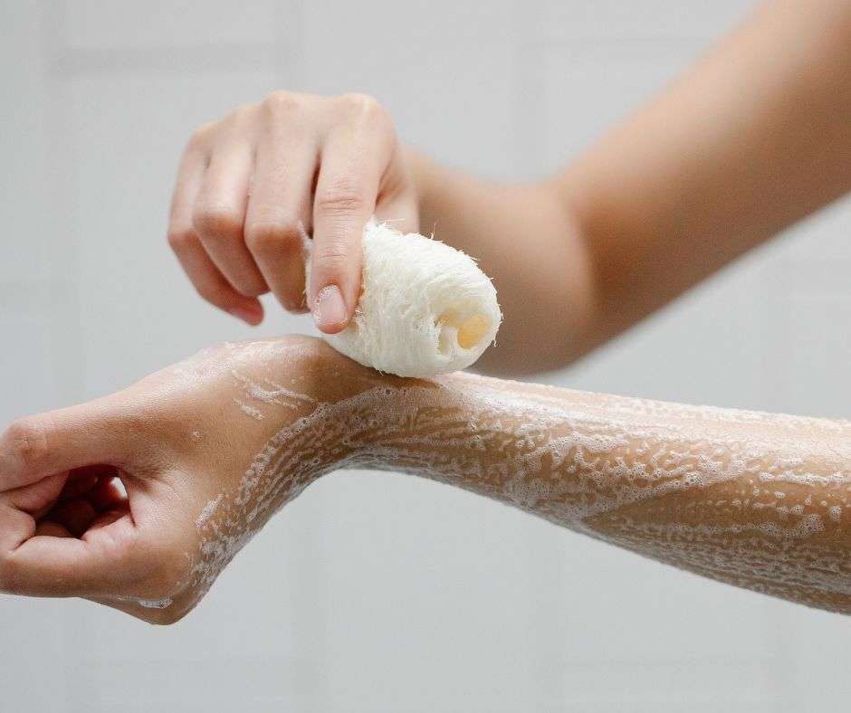 DIY Colloidal oatmeal shower gel for sensitive skin