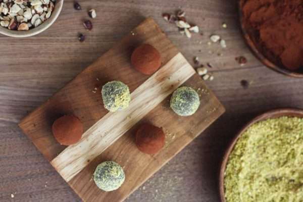 healthy Nutella pistachio truffles