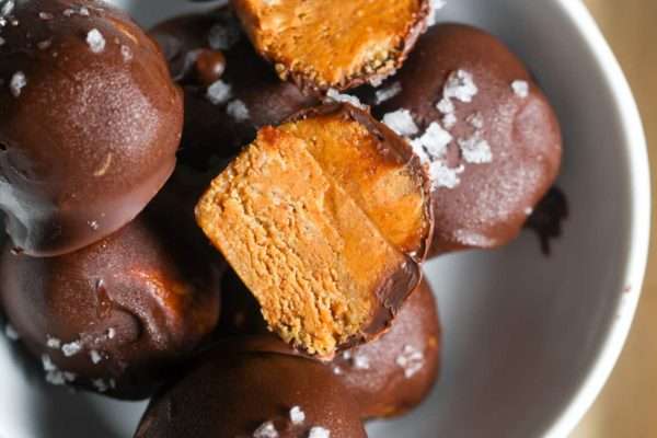 HEALTHY PEANUT BUTTER BALLS
