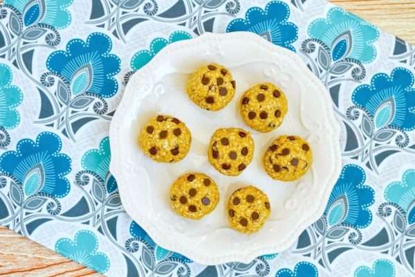 4 INGREDIENT NO-BAKE ENERGY BALLS
