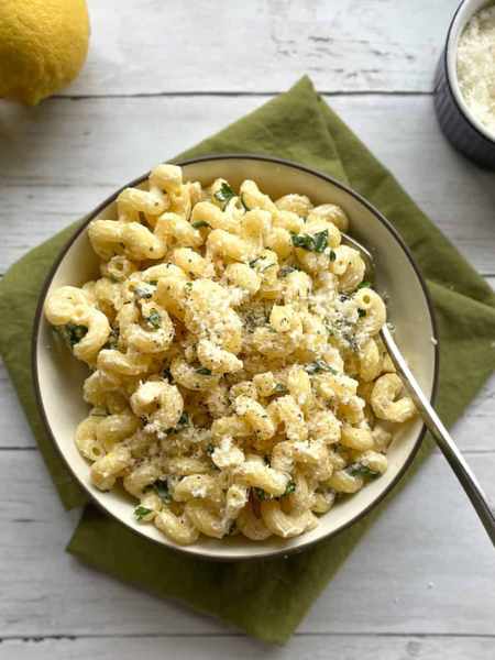 One Pot Pasta with Ricotta and Lemon
