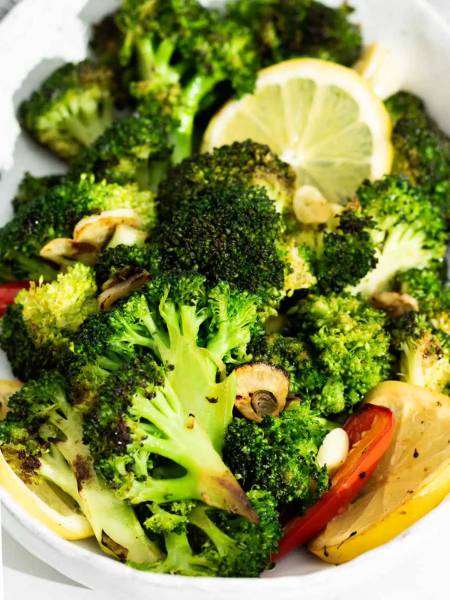Easy Charred Broccoli with Lemon and Garlic (Burnt Broccoli)
