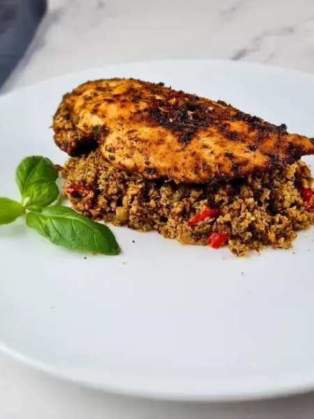 One Skillet Keto Mediterranean Chicken