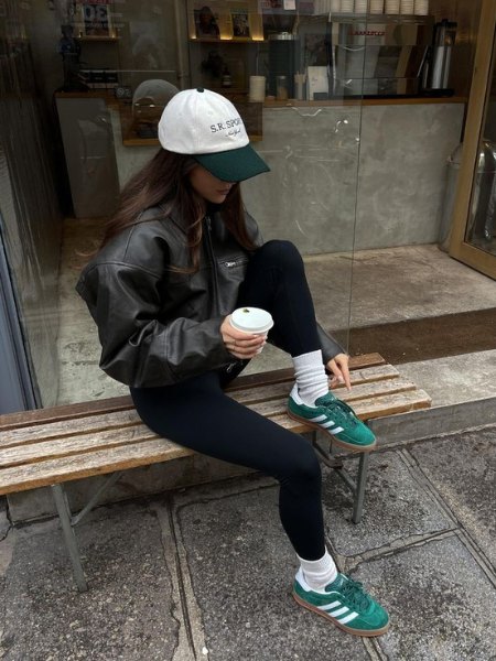 casual fall outfits with sneakers	
