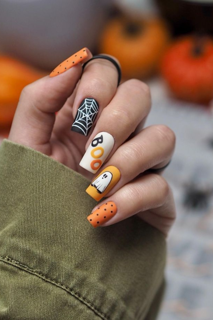 spider web Halloween nails