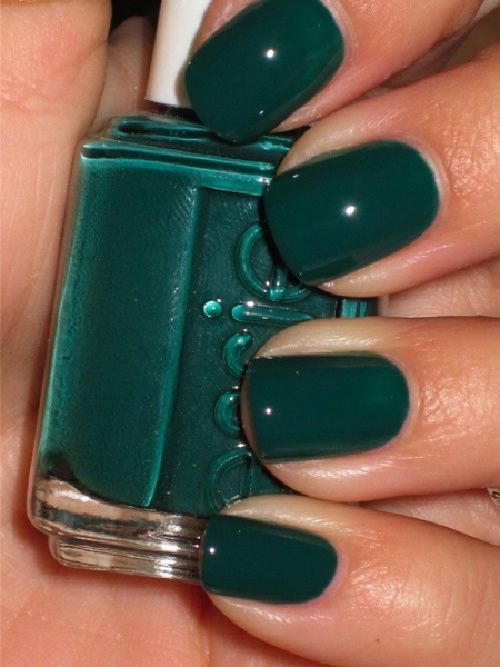 Forest Green nail color for dark skin