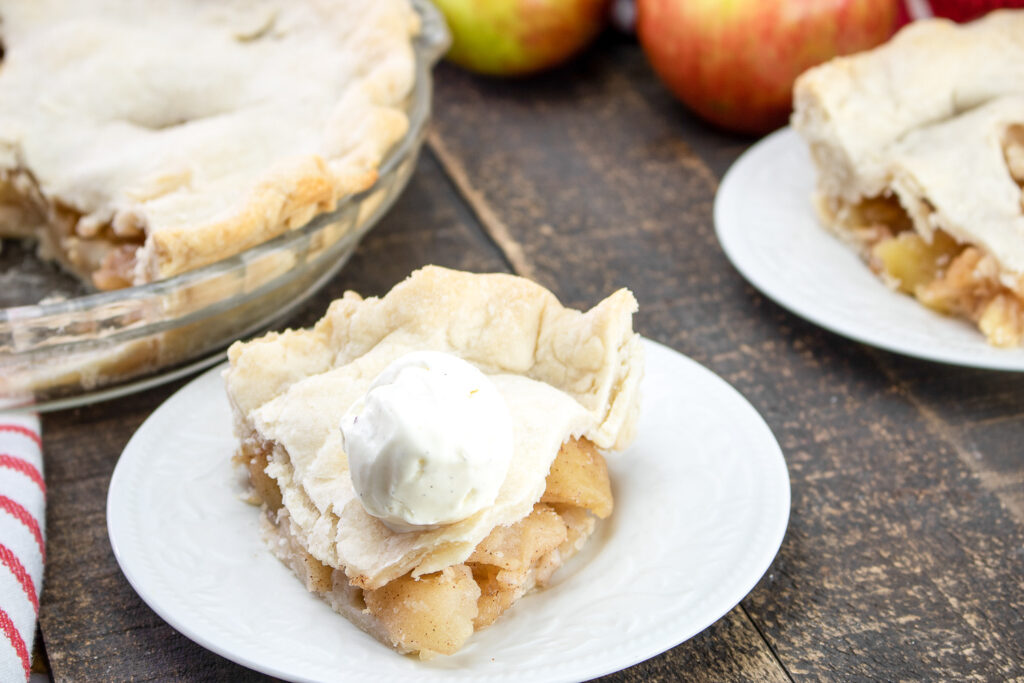 Apple Pie A La Mode (Apple Pie With Ice Cream)