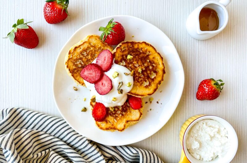 Fluffy Syrniki Ukrainian Sweet Ricotta Pancakes for a Cozy Breakfast