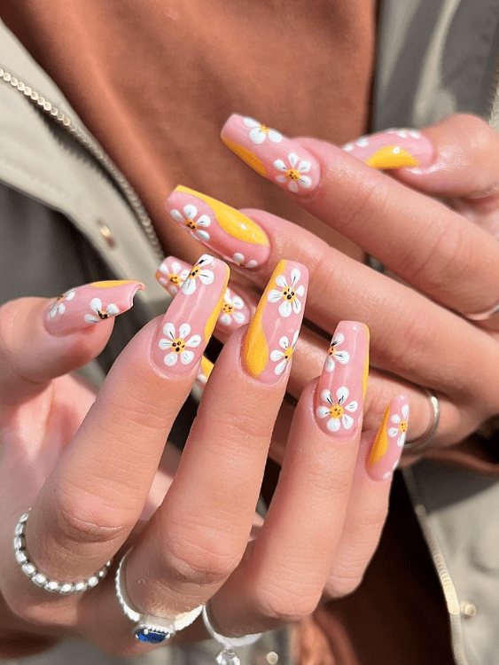 37 Cheerful Spring Nail Designs That'll Make Your Heart Stop