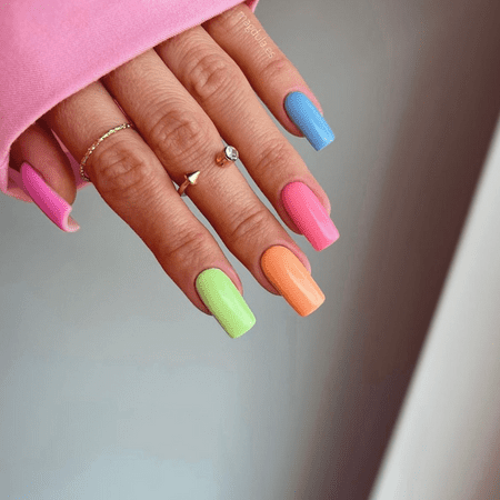 37 Cheerful Spring Nail Designs That'll Make Your Heart Stop
